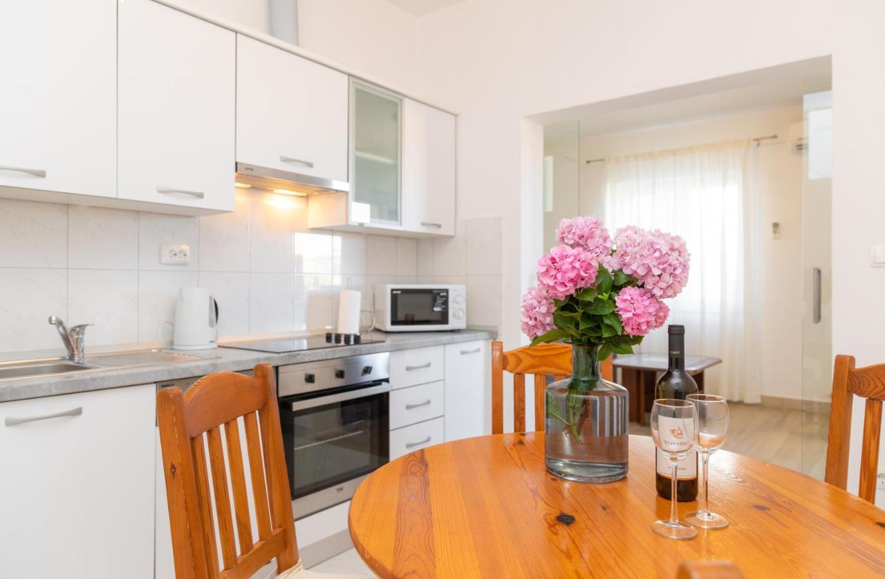 Apartments Ella Supetar Zewnętrze zdjęcie