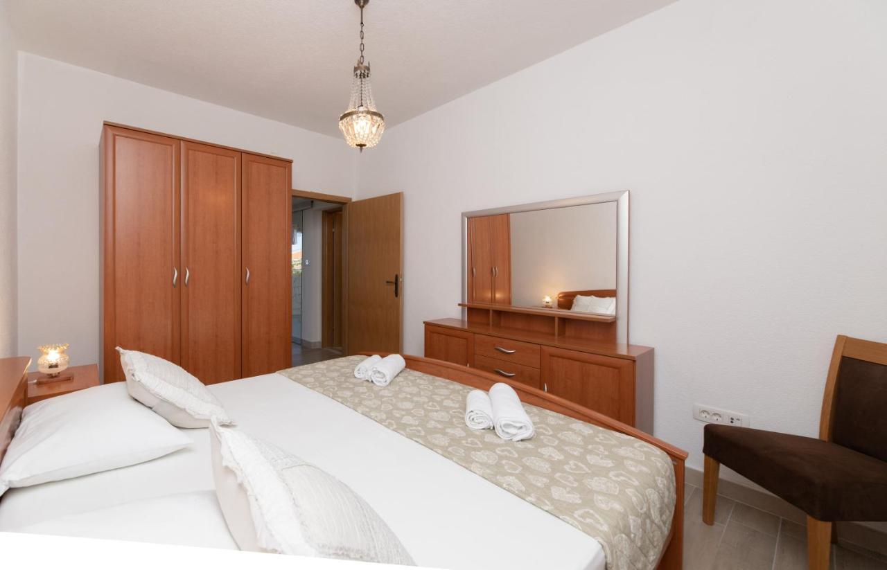 Apartments Ella Supetar Zewnętrze zdjęcie