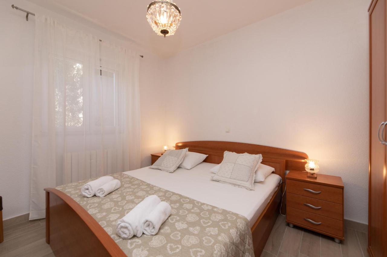 Apartments Ella Supetar Zewnętrze zdjęcie