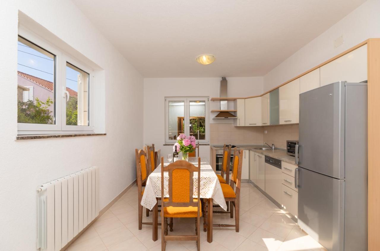 Apartments Ella Supetar Zewnętrze zdjęcie