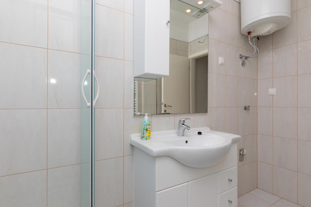 Apartments Ella Supetar Zewnętrze zdjęcie