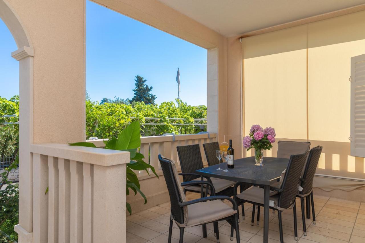 Apartments Ella Supetar Zewnętrze zdjęcie