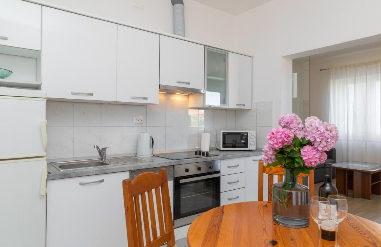 Apartments Ella Supetar Zewnętrze zdjęcie