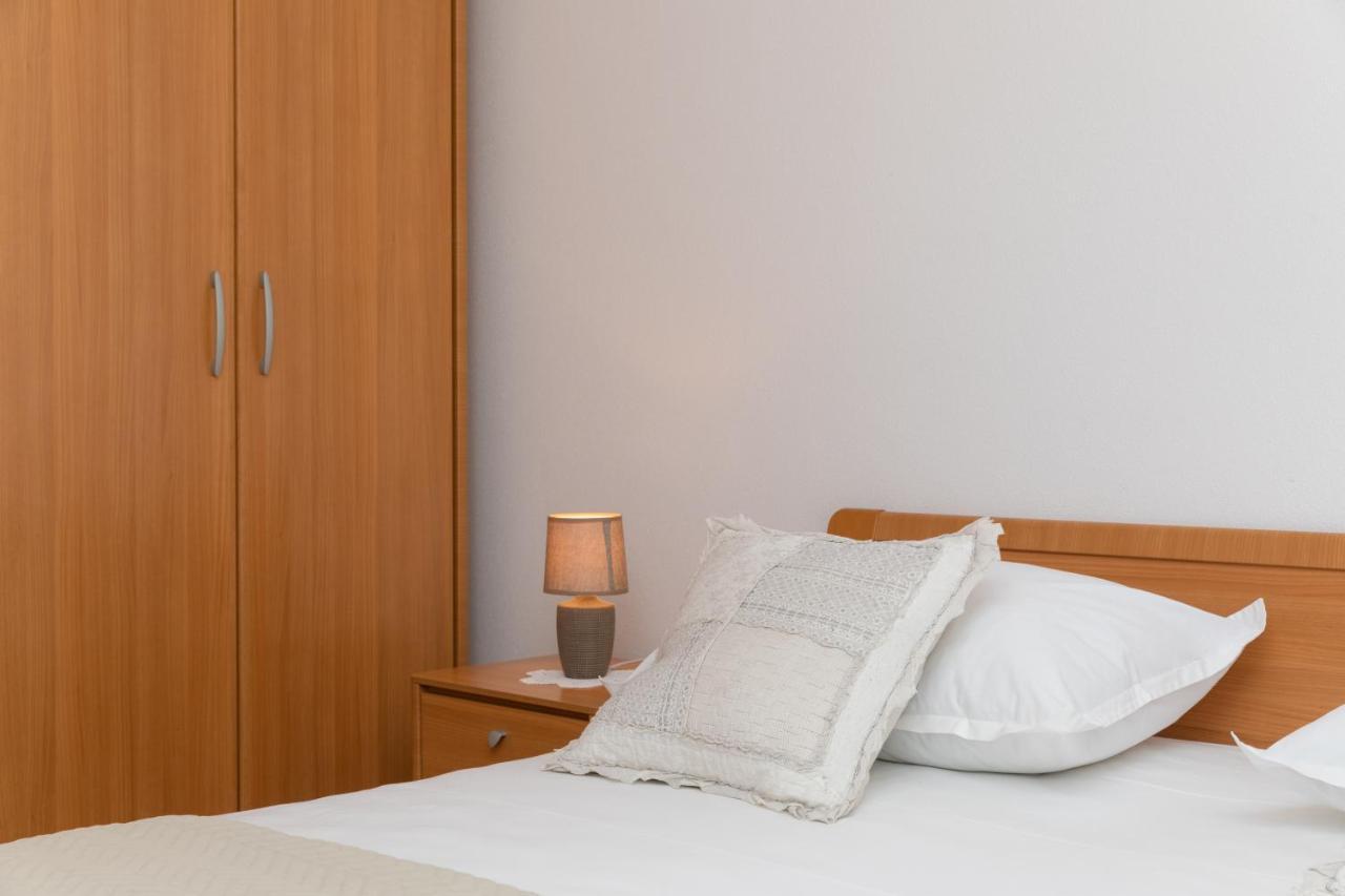 Apartments Ella Supetar Zewnętrze zdjęcie